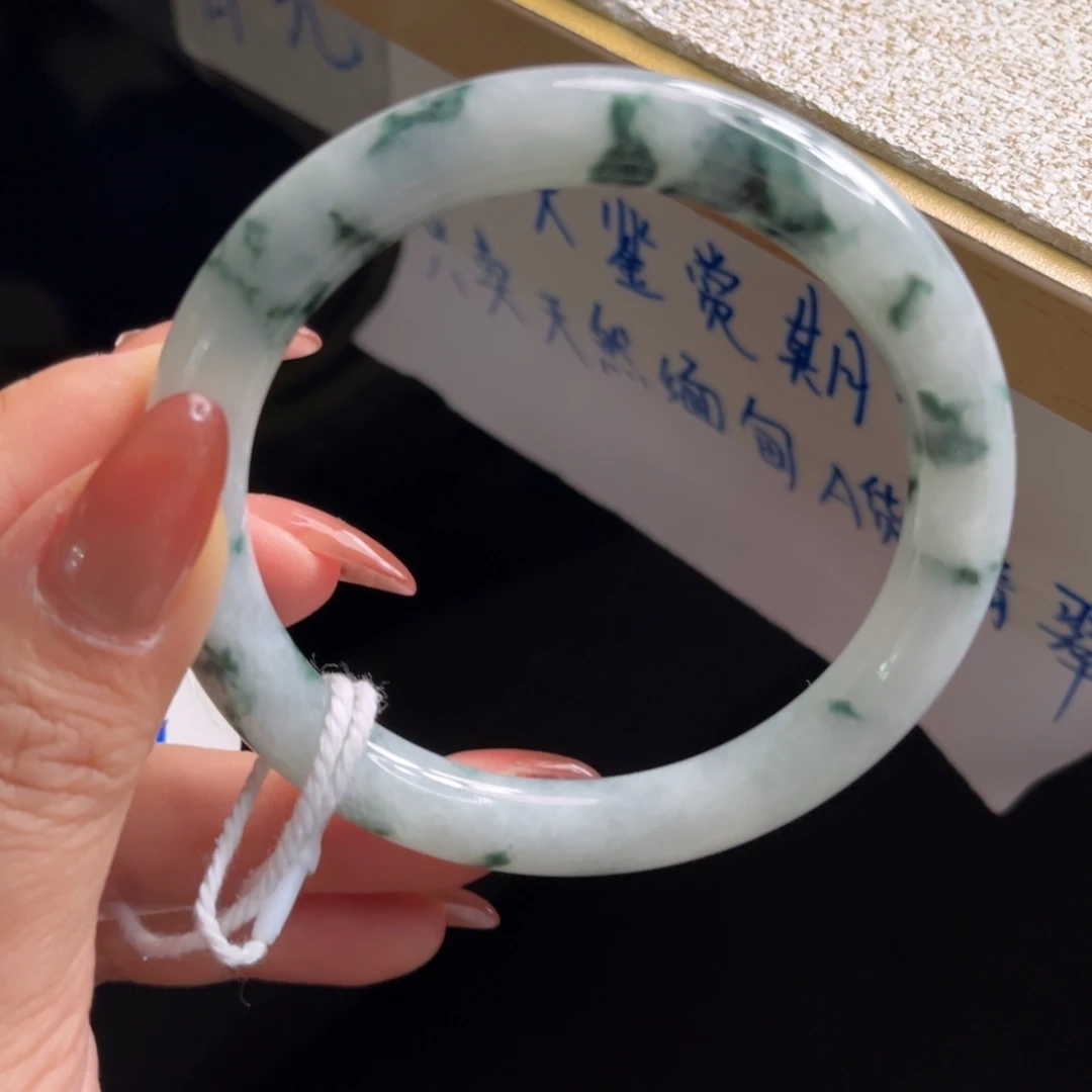 翡翠未镶嵌手镯手镯