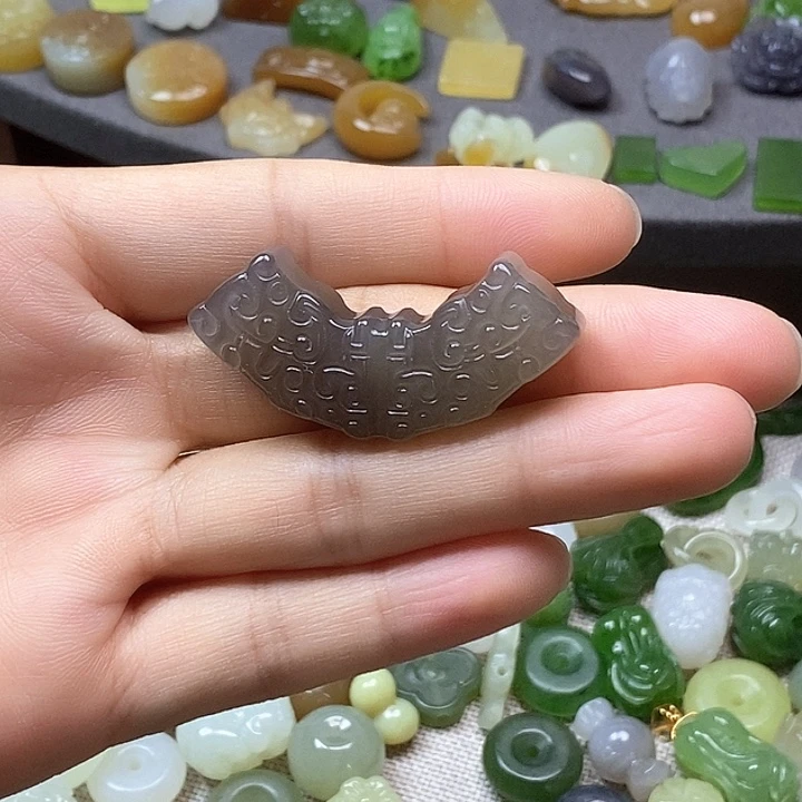 未镶嵌和田玉挂件