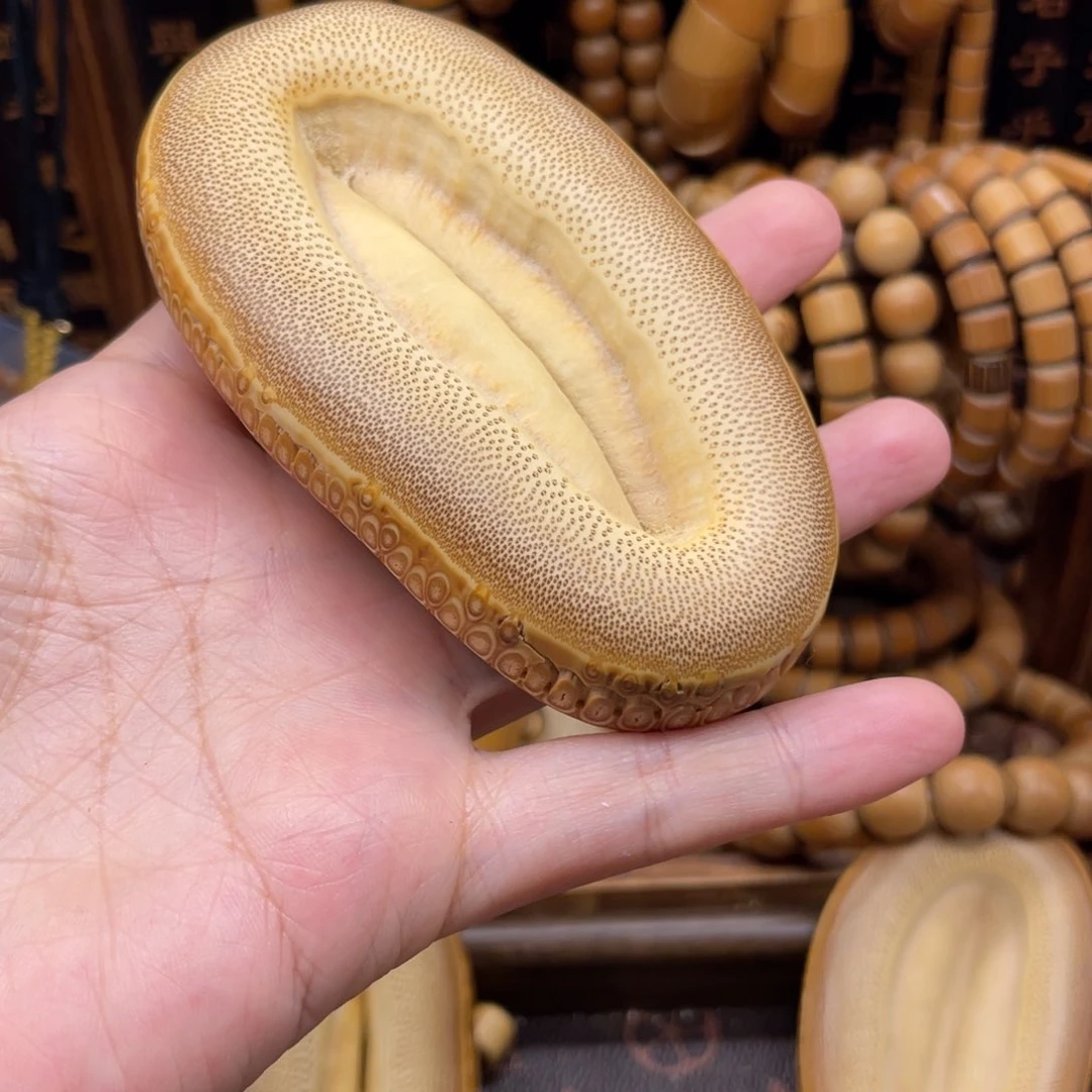竹～**～竹根部竹隔把件一个