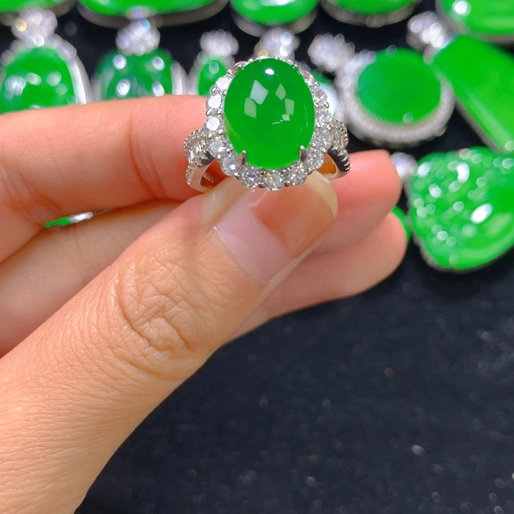 翡翠银S925镶嵌戒指一个