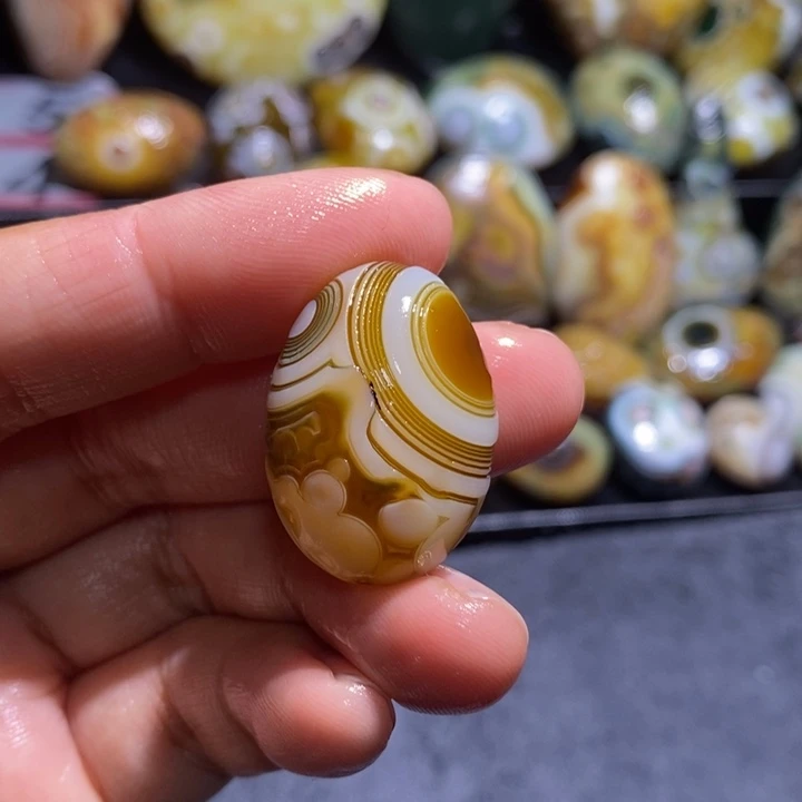 玛瑙/玉髓未镶嵌珠宝半成品14