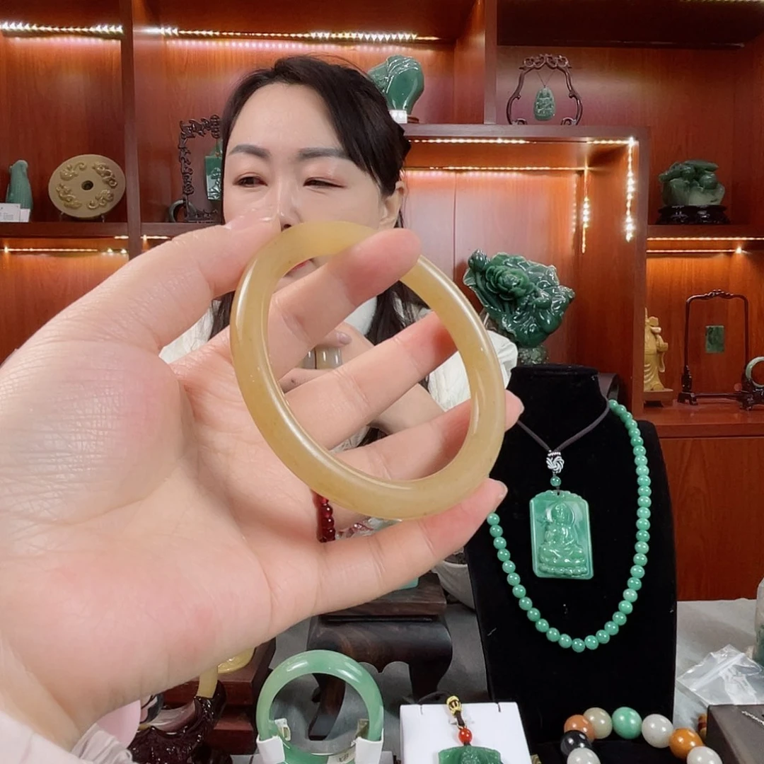 密玉（石英质玉）颈饰未镶嵌60