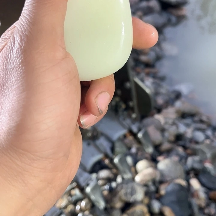 未镶嵌和田玉（糖玉）挂件