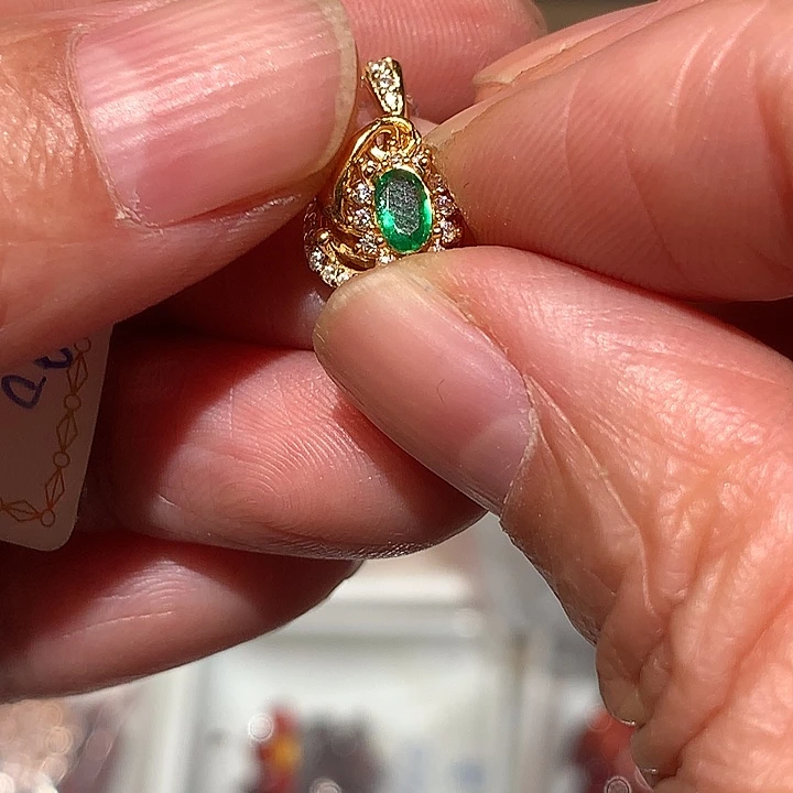 银S925镀金镶嵌吊坠(不含链)祖母绿Y925银镀金祖母绿吊坠不退换