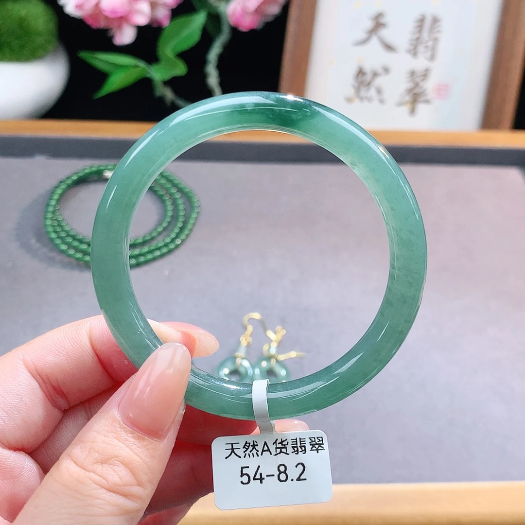 未镶嵌手镯（圆镯）翡翠