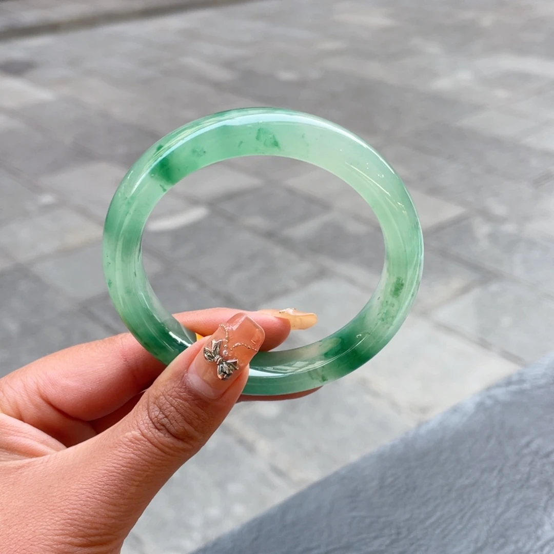 石英质玉手镯未镶嵌16