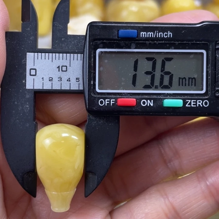 蜜蜡未镶嵌裸石55杂