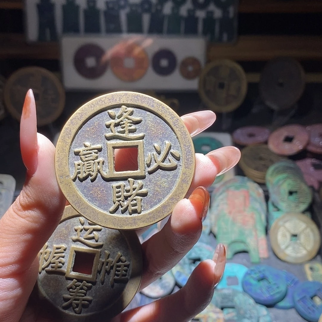 听***呤铜现代仿制工艺品