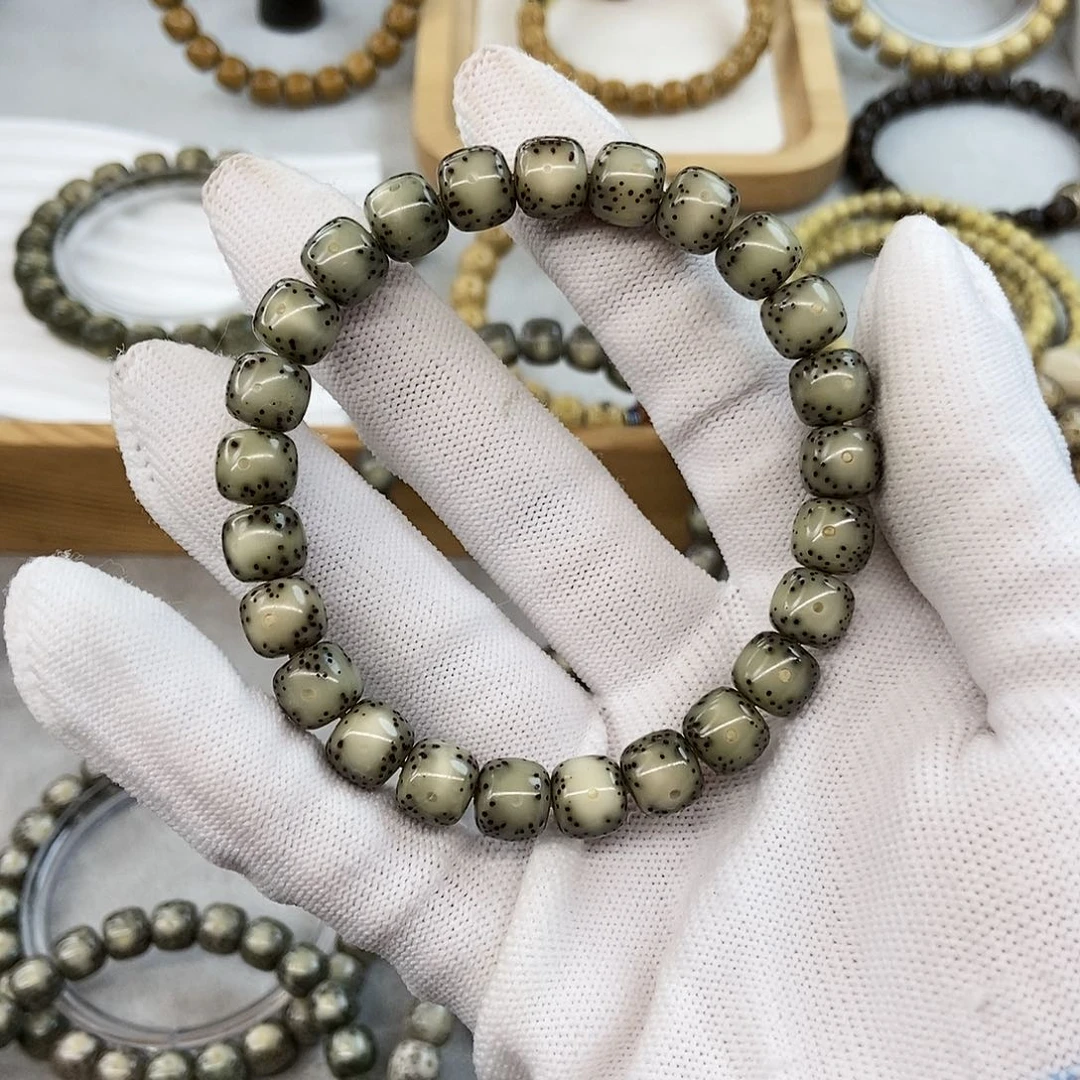 星月菩提手串花***的9绿冰贯穿