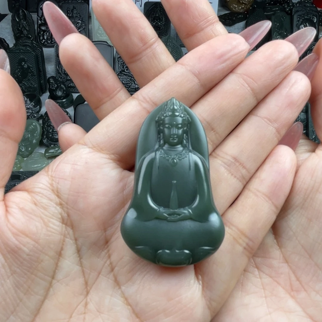 颈饰未镶嵌和田玉武**?