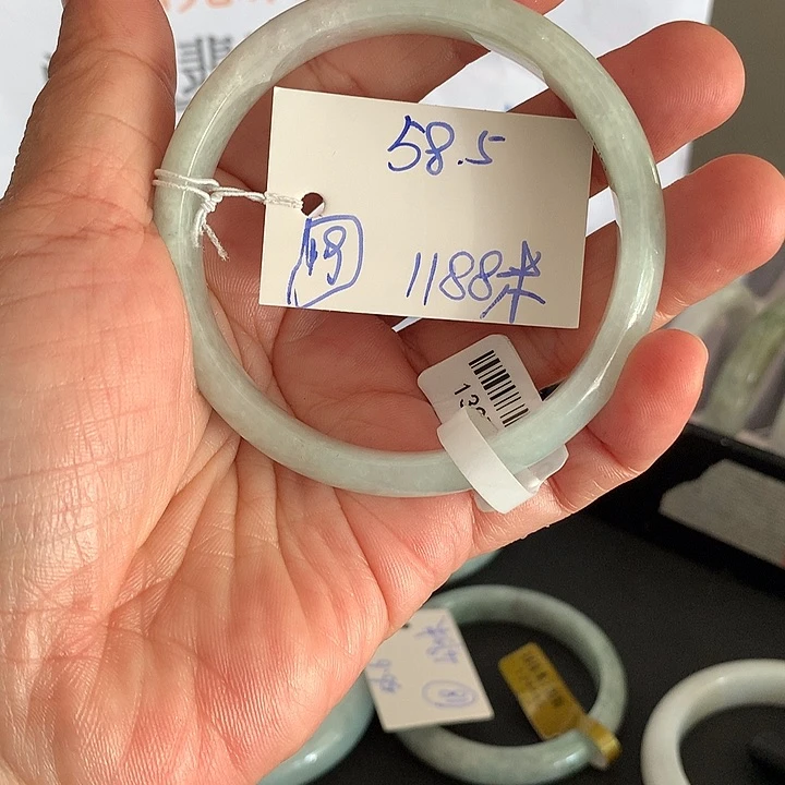 未镶嵌手镯翡翠19
