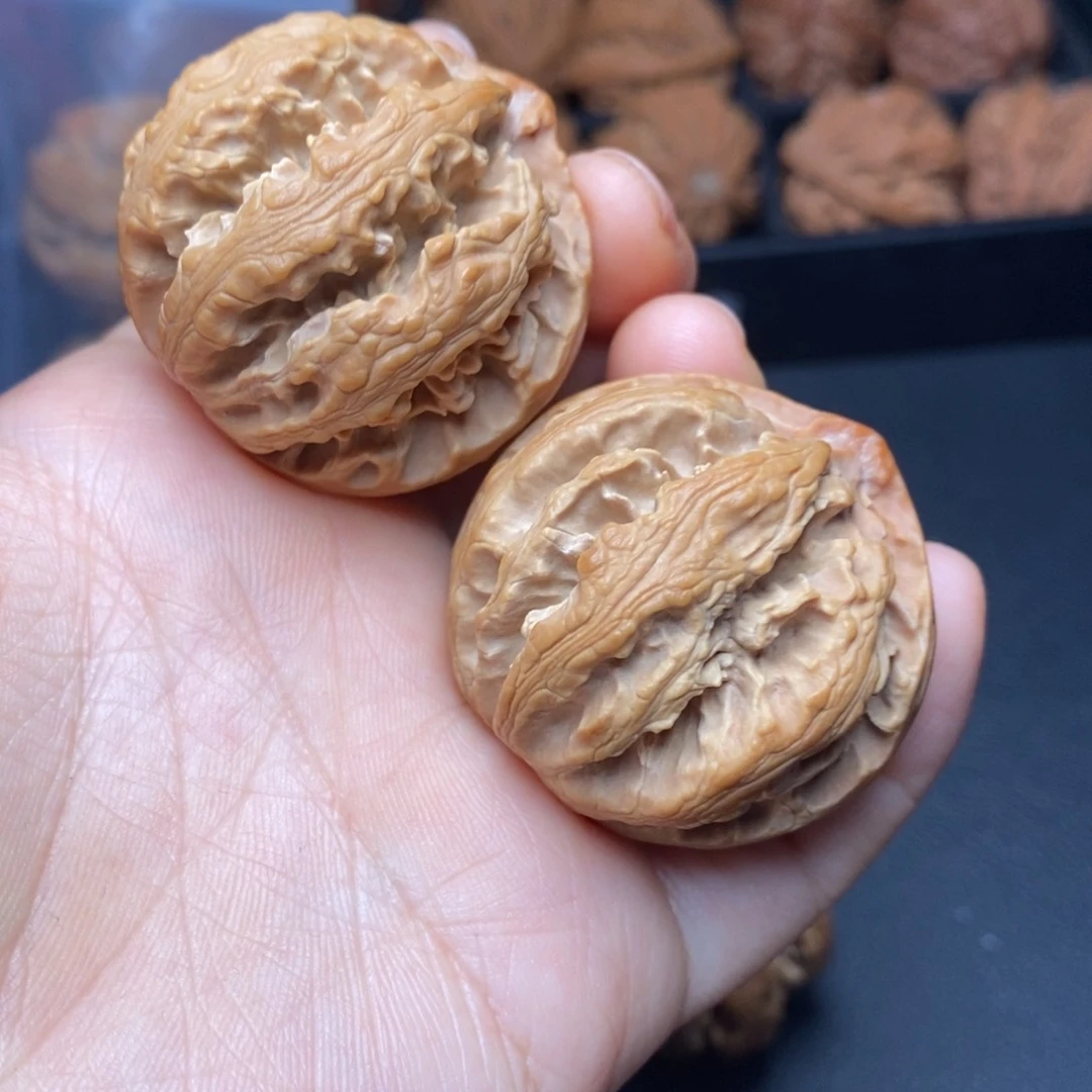 秦岭野生文玩核桃