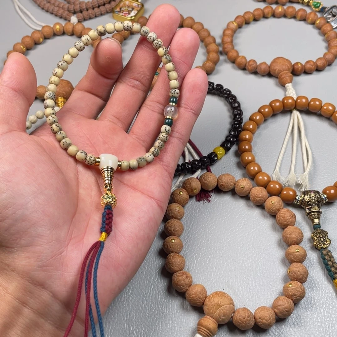 吊坠星月菩提。。。。。。。。。。。。。