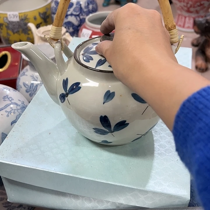 瓷片瑕。。。。。。。。。。。。