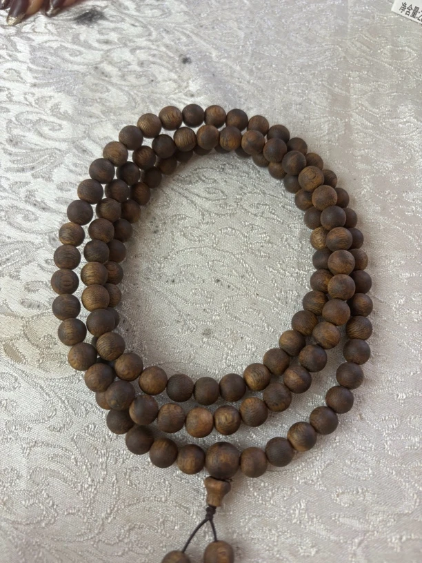 09沉水浮45克留疤老料多样性发一沉香手串A049NH