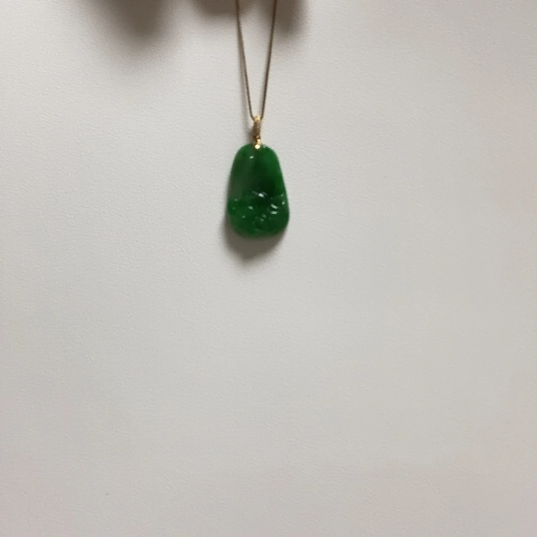 颈饰18K金镶嵌翡翠简单