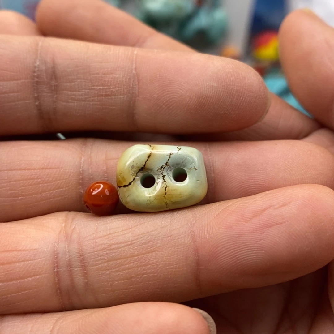 南红玛瑙未镶嵌珠宝奇石