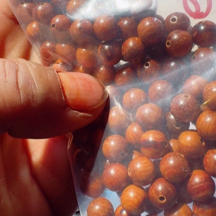 檀香紫檀（小叶紫檀）山**忧