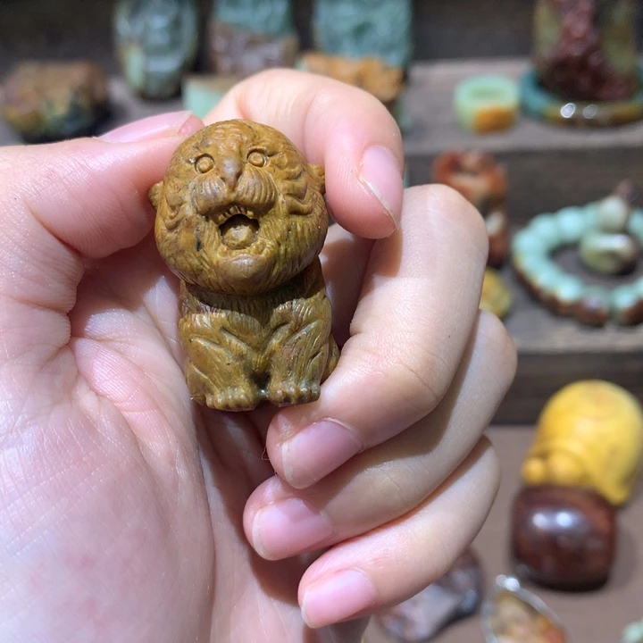 岫岩河磨玉（透闪石质玉）未镶嵌把件