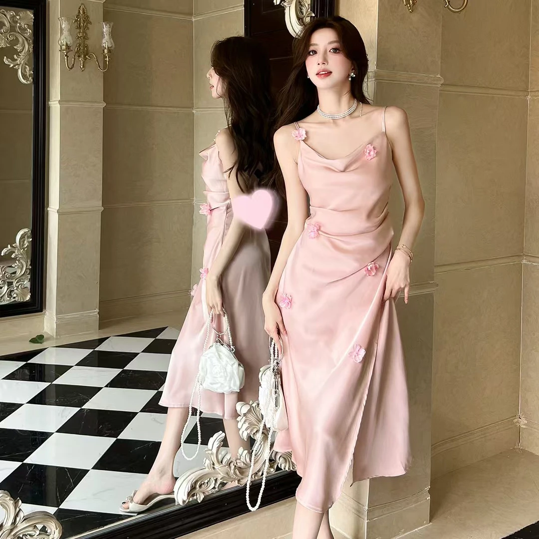 204法式气质缎面吊带夏裙子今年流行爆款花瓣设计温柔连衣裙