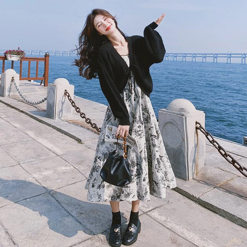 新中式穿搭水墨印花吊带连衣裙外搭针织披肩开衫女秋绝美长裙套装