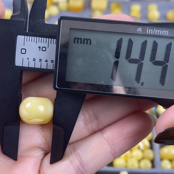 琥珀裸石未镶嵌琥珀蜜蜡2