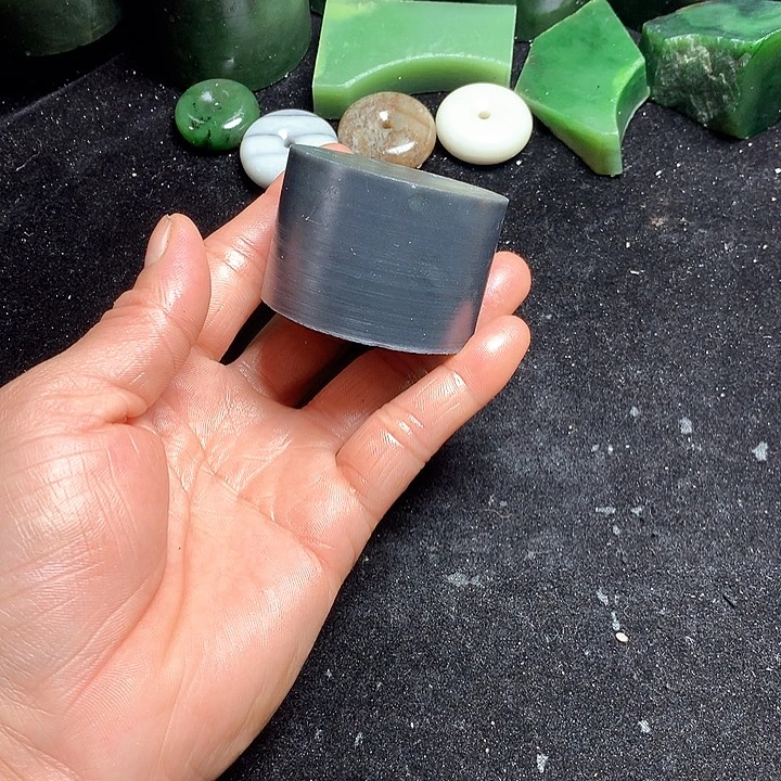 和田玉（糖玉）未镶嵌珠宝奇石