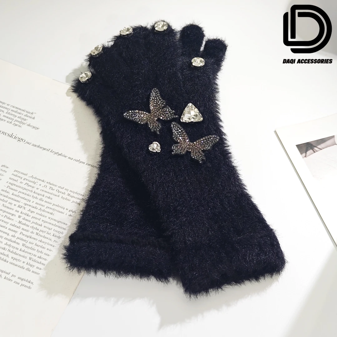 05034大淇原创潮流新品蝴蝶方锆镶嵌保暖防风防尘手套