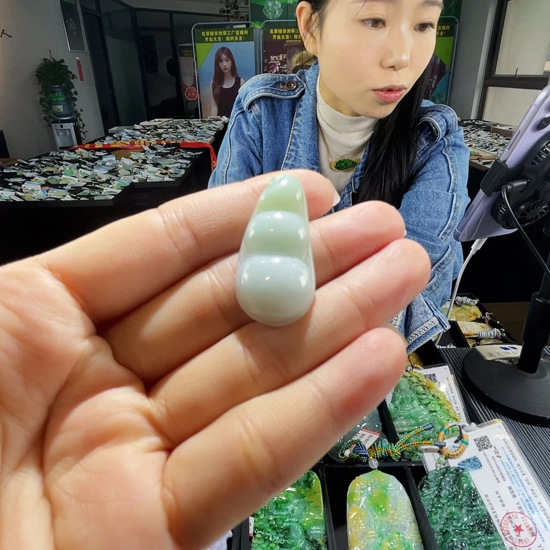 颈饰未镶嵌翡翠一