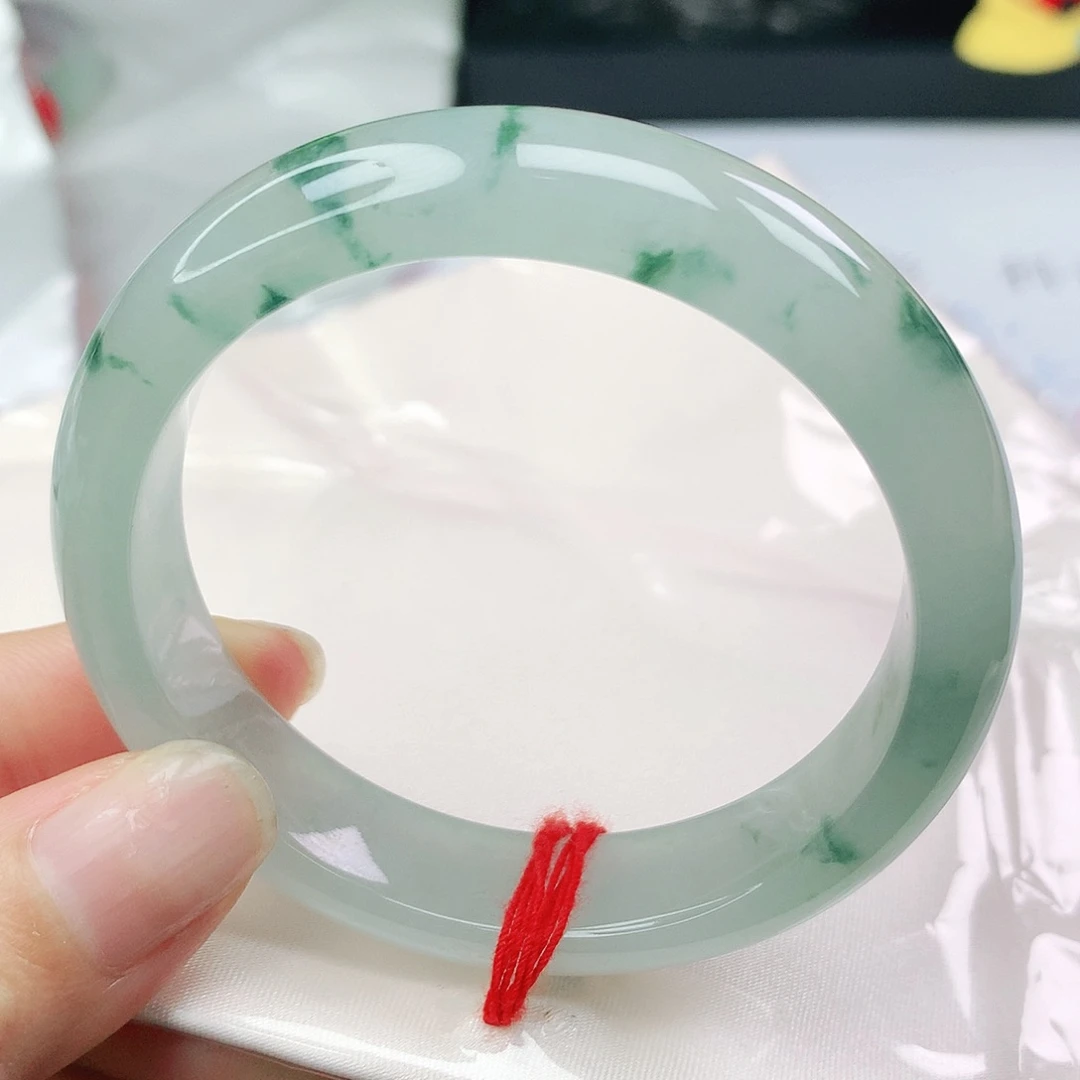 翡翠未镶嵌手镯正