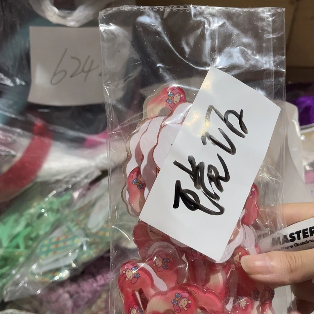 琥***珀你就在家里待不下来我还