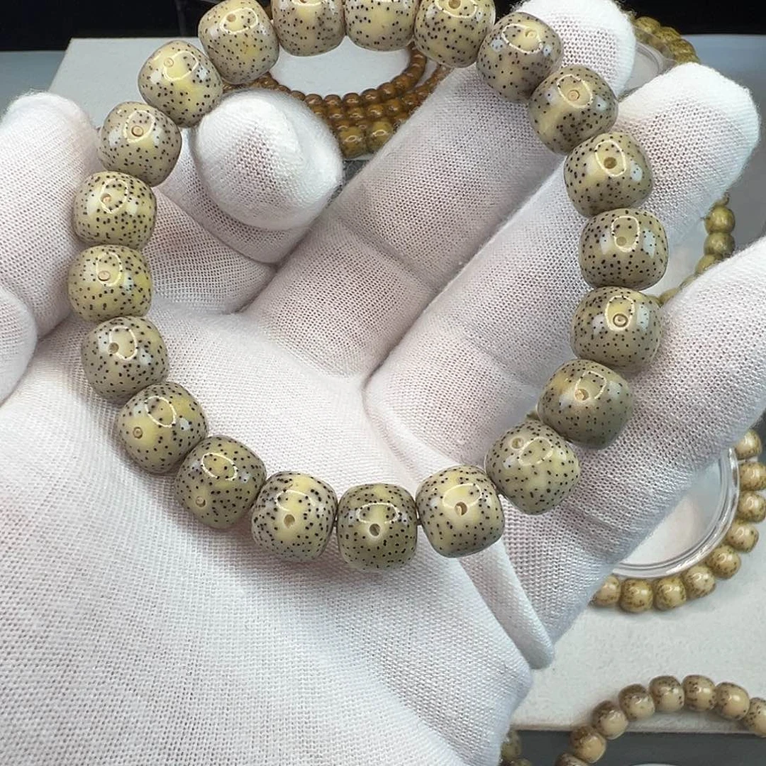 星月菩提手串石玉料11×10针尖牛毛星