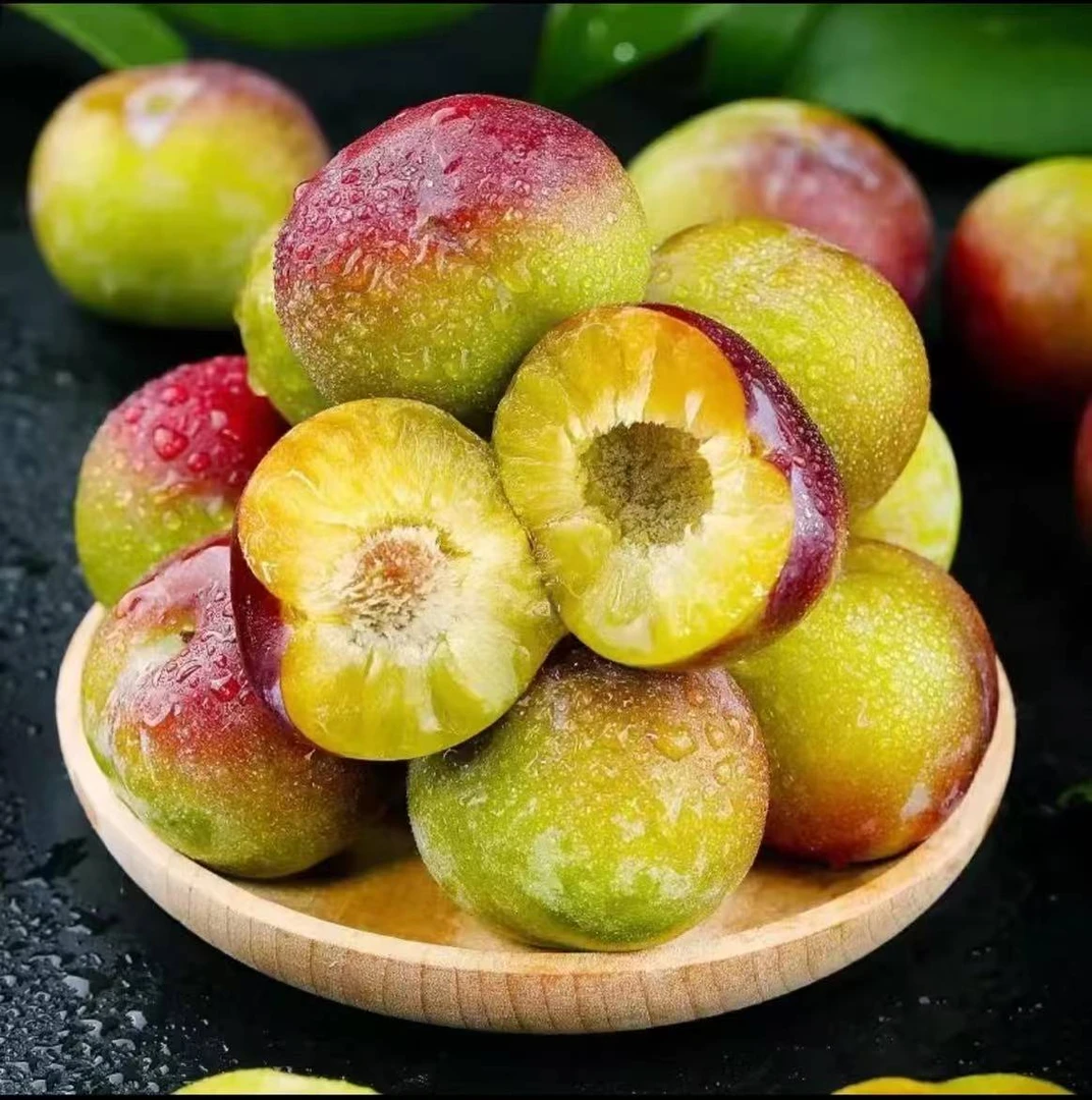 正宗半边红李子酸脆可口新鲜采摘3/5斤包邮到家