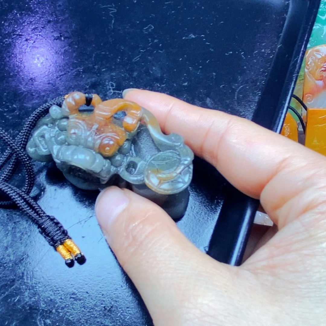石英质玉（黄龙玉）未镶嵌吊坠(不含链)