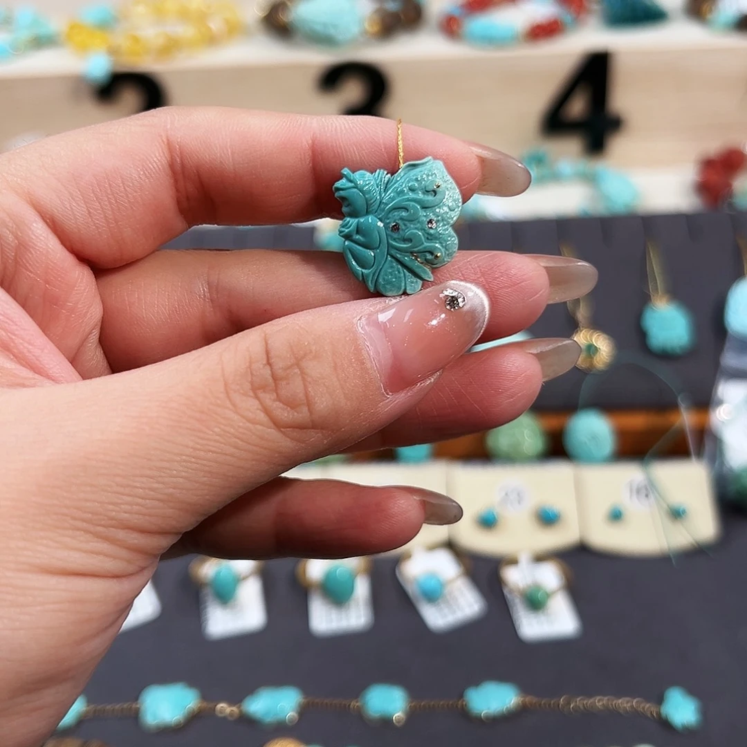 绿松石未镶嵌把件蝴蝶仙子配饰