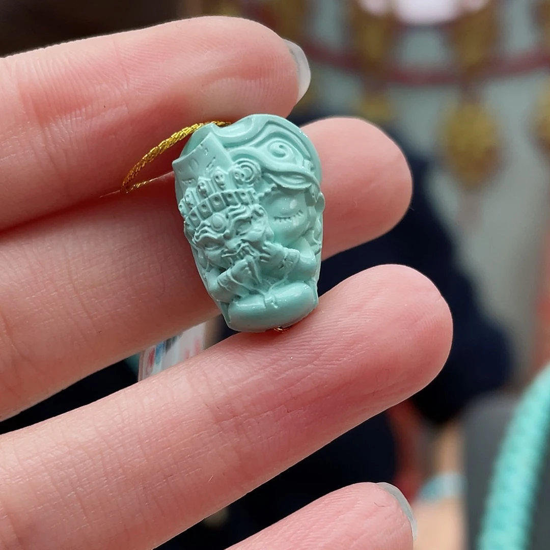 绿松石颈饰未镶嵌