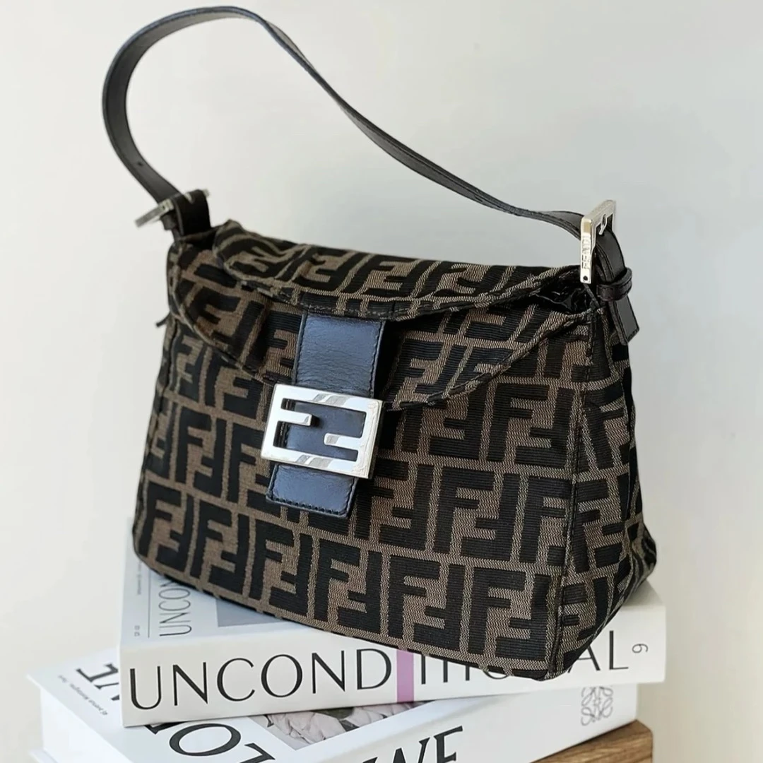 95新 FENDI/芬迪 FENDI/芬迪 银扣小胖丁