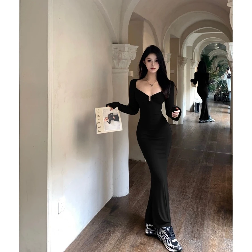 纯欲风长袖辣妹气质连衣裙打底秋冬修身紧身收腰长款显瘦鱼尾裙子