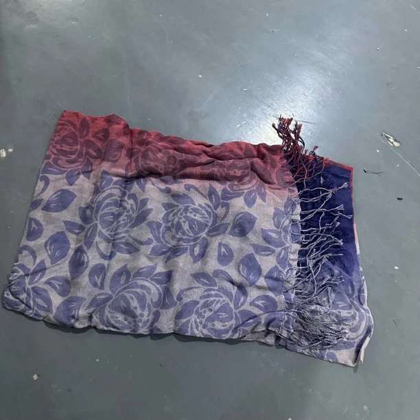 百货 3562  围巾发1