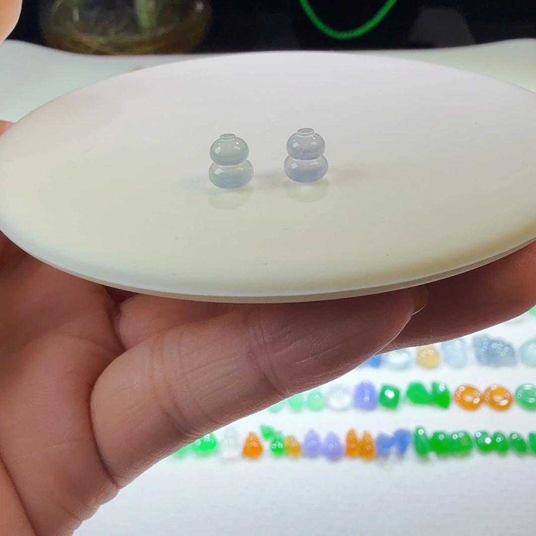 翡翠裸石高冰立体葫芦