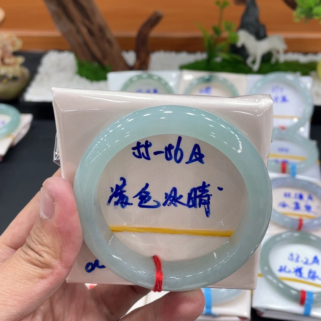 翡翠未镶嵌手镯缅甸翡翠