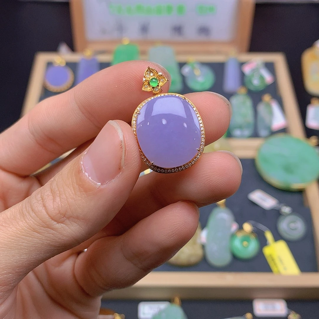 翡翠颈饰18K金镶嵌马****课翡翠