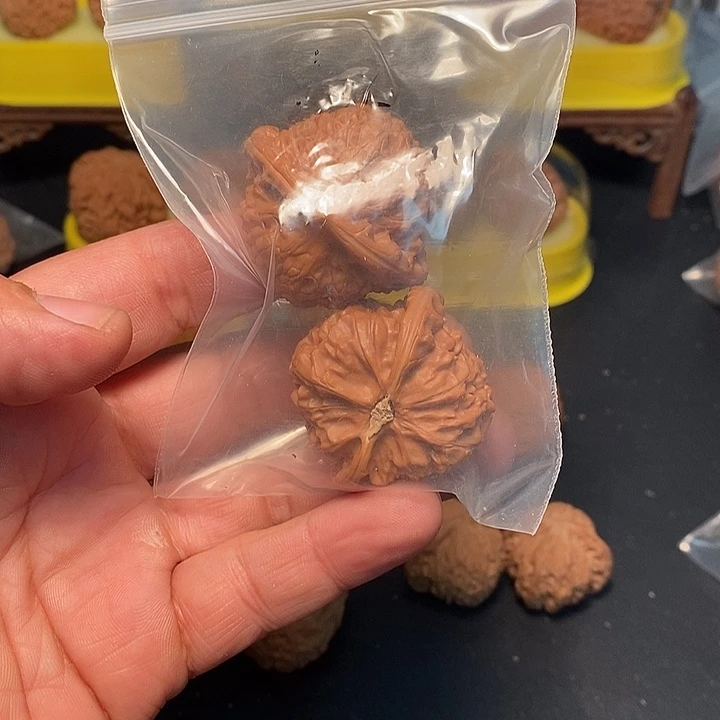 陈***鞋吊坠文玩核桃41尺，宫灯