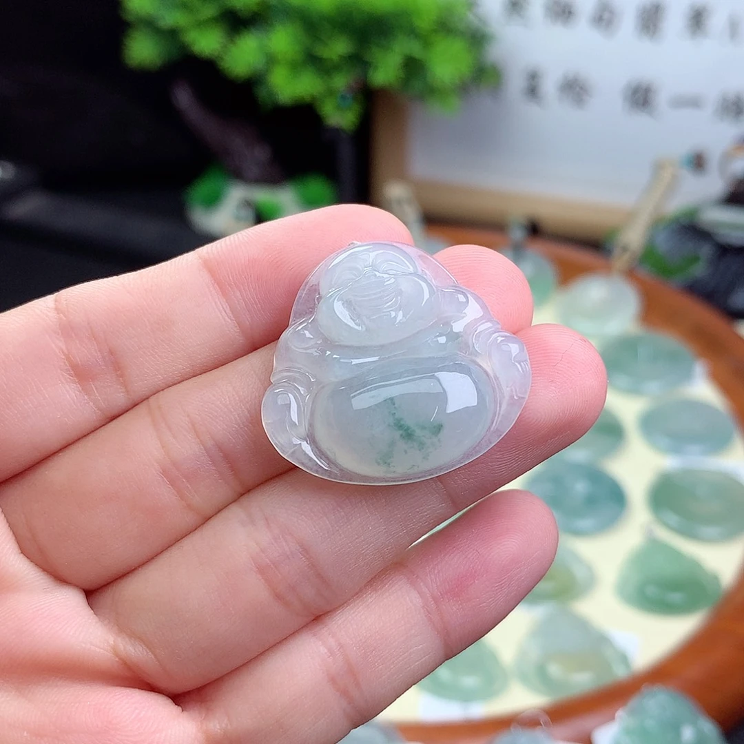 翡翠未镶嵌颈饰佛公