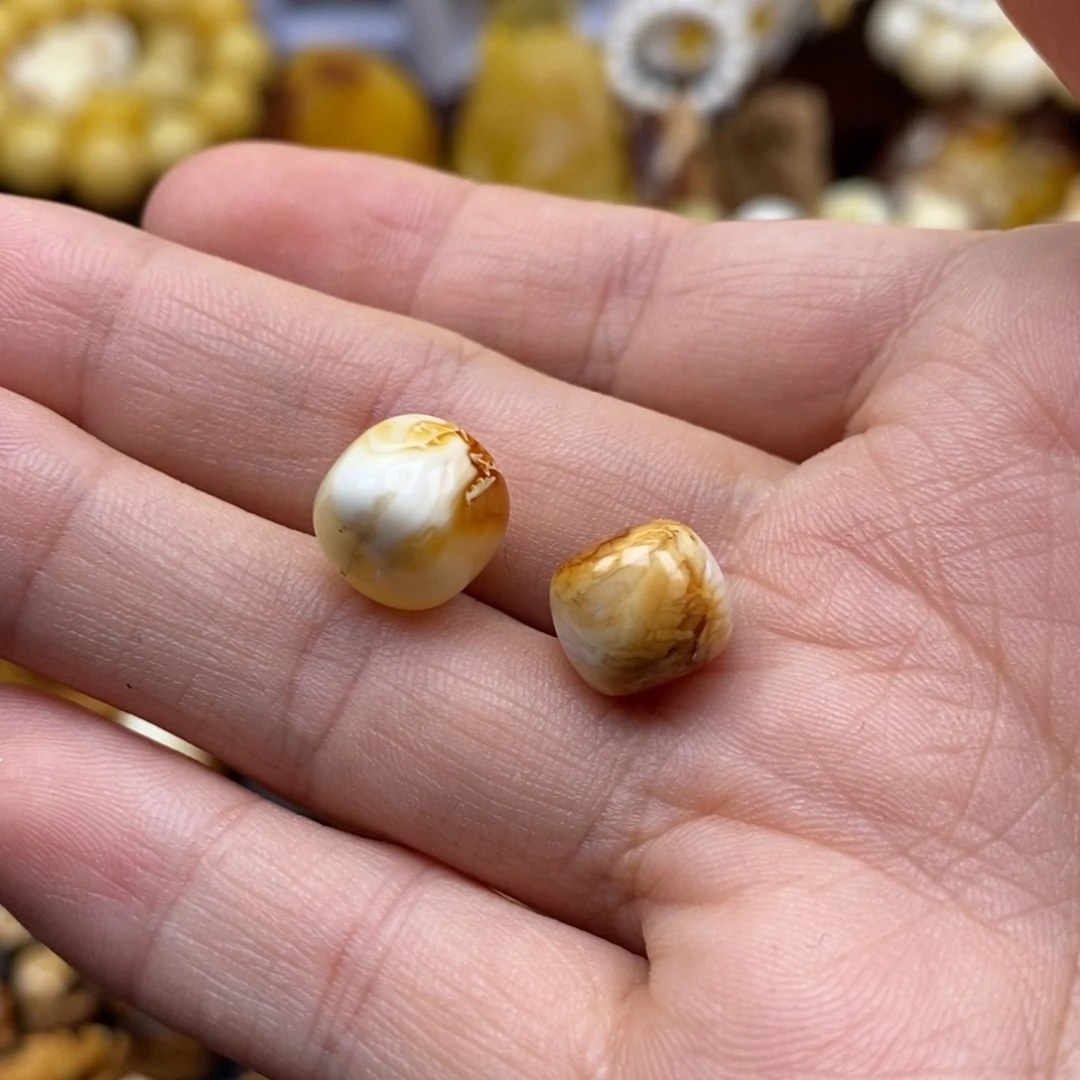 ****柒定制琥珀未镶嵌蜜蜡