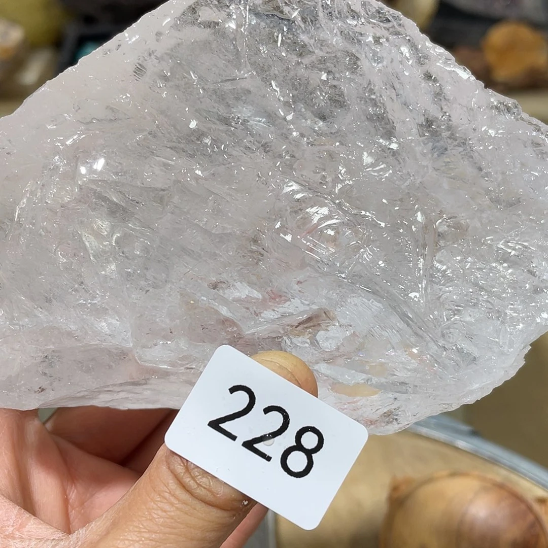 水晶摆件……未镶嵌