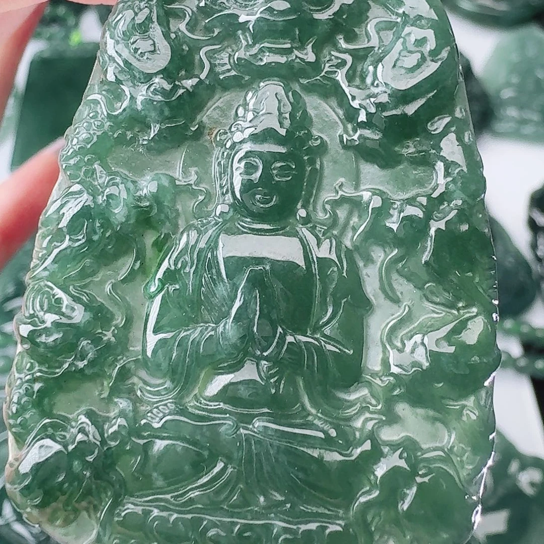 翡翠未镶嵌颈饰天然的A货翡翠多样性发其一