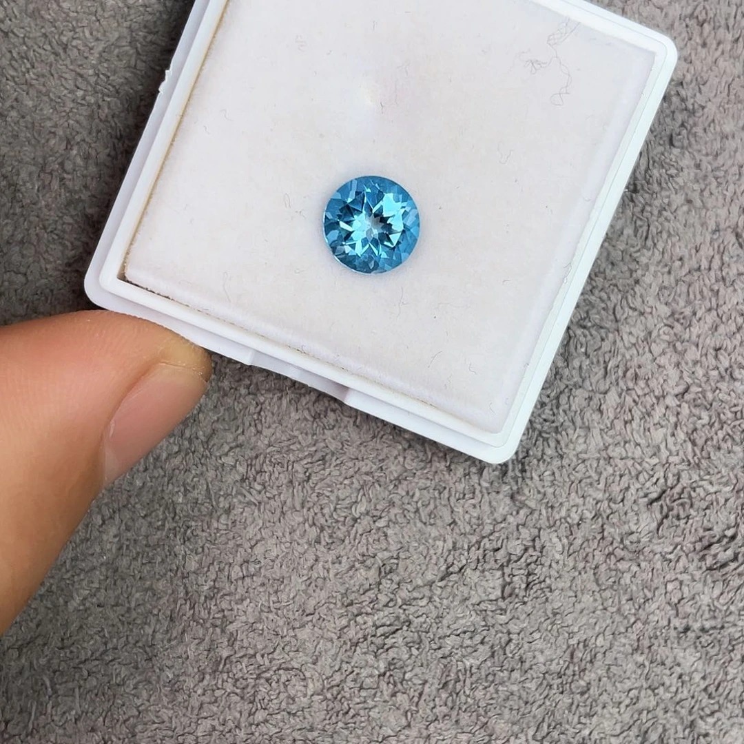 未镶嵌裸石托帕石2.4Ct