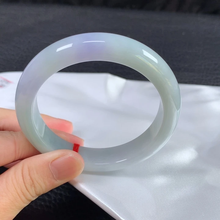 翡翠未镶嵌手镯