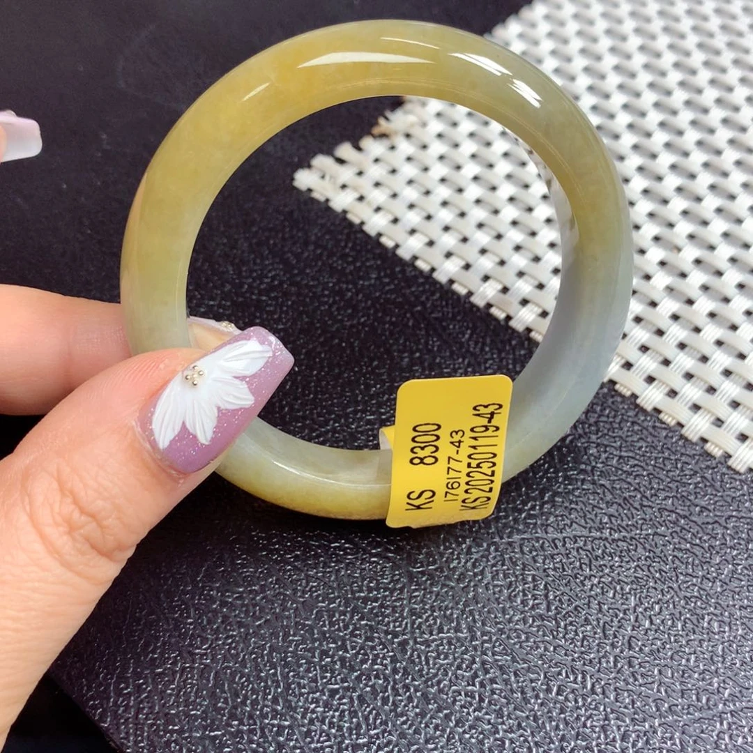 翡翠手镯未镶嵌缅甸
